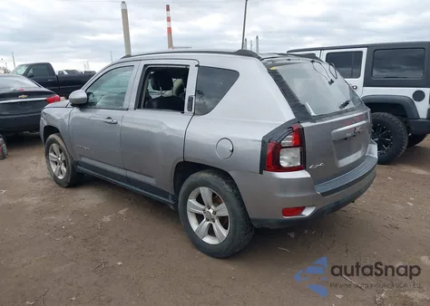 2016 Jeep Compass Latitude z USA, uszkodzony, nr VIN 1C4NJDEB5GD663121